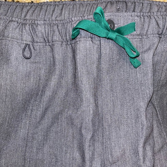 FIGS Mens Cairo Cargo Scrub Pants Graphite Gray Size 2XL Short NWT - Picture 6 of 8